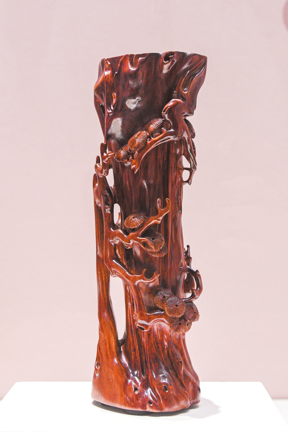 故宫博物院藏迦南香十八子手串和迦南香带珠饰翠佩.