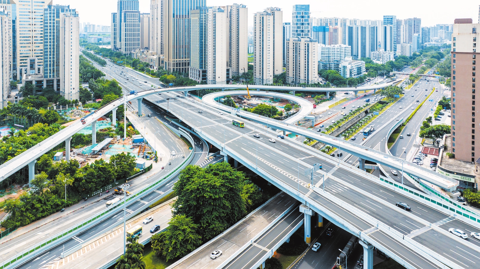 目前,海口龙昆南立交匝道完善工程en匝道(国兴大道右转南大桥)已建成